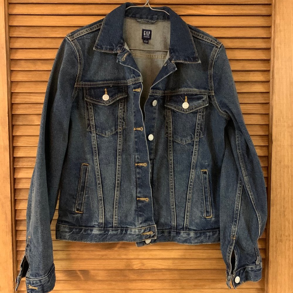 NWOT GAP Denim Jacket Small